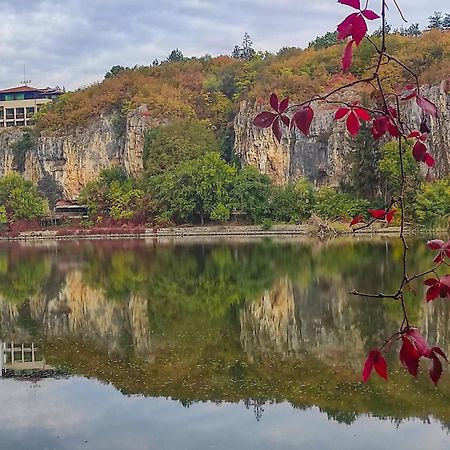Hotel Villa Kaylaka Pleven Bagian luar foto